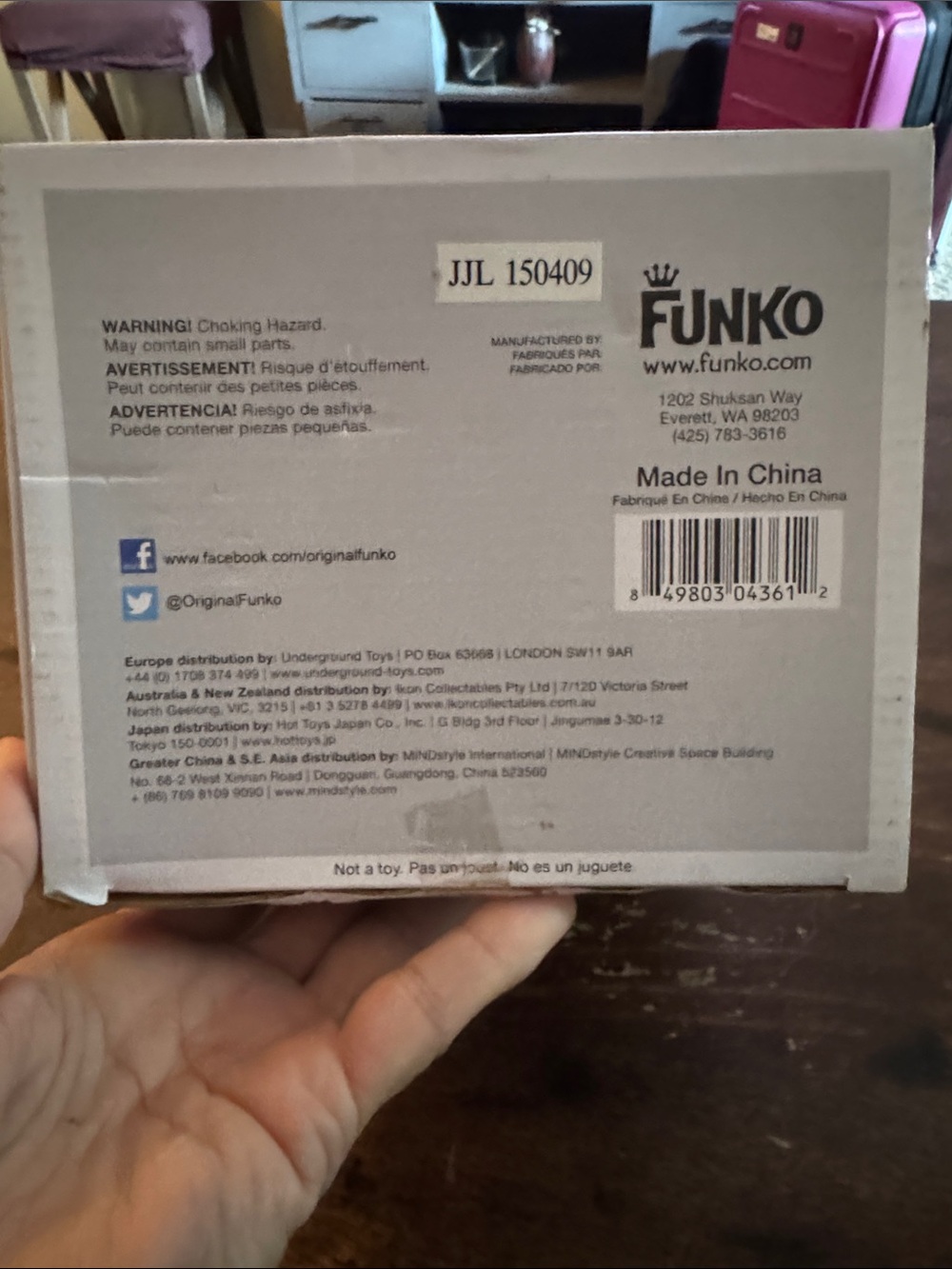NIB Funko Colossal Titan Vinyl Figure 23- Flesh Tones & Black Eyes - Picture 4 of 4